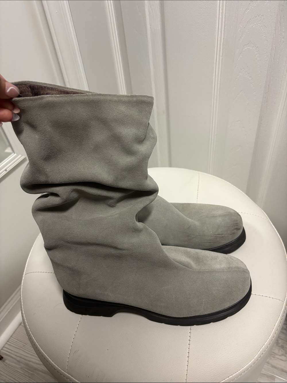 La CANADIENNE Light Gray Suede Slouch Ankle Boots